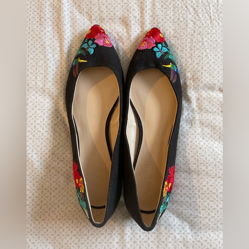 Nine West embroidered black flats